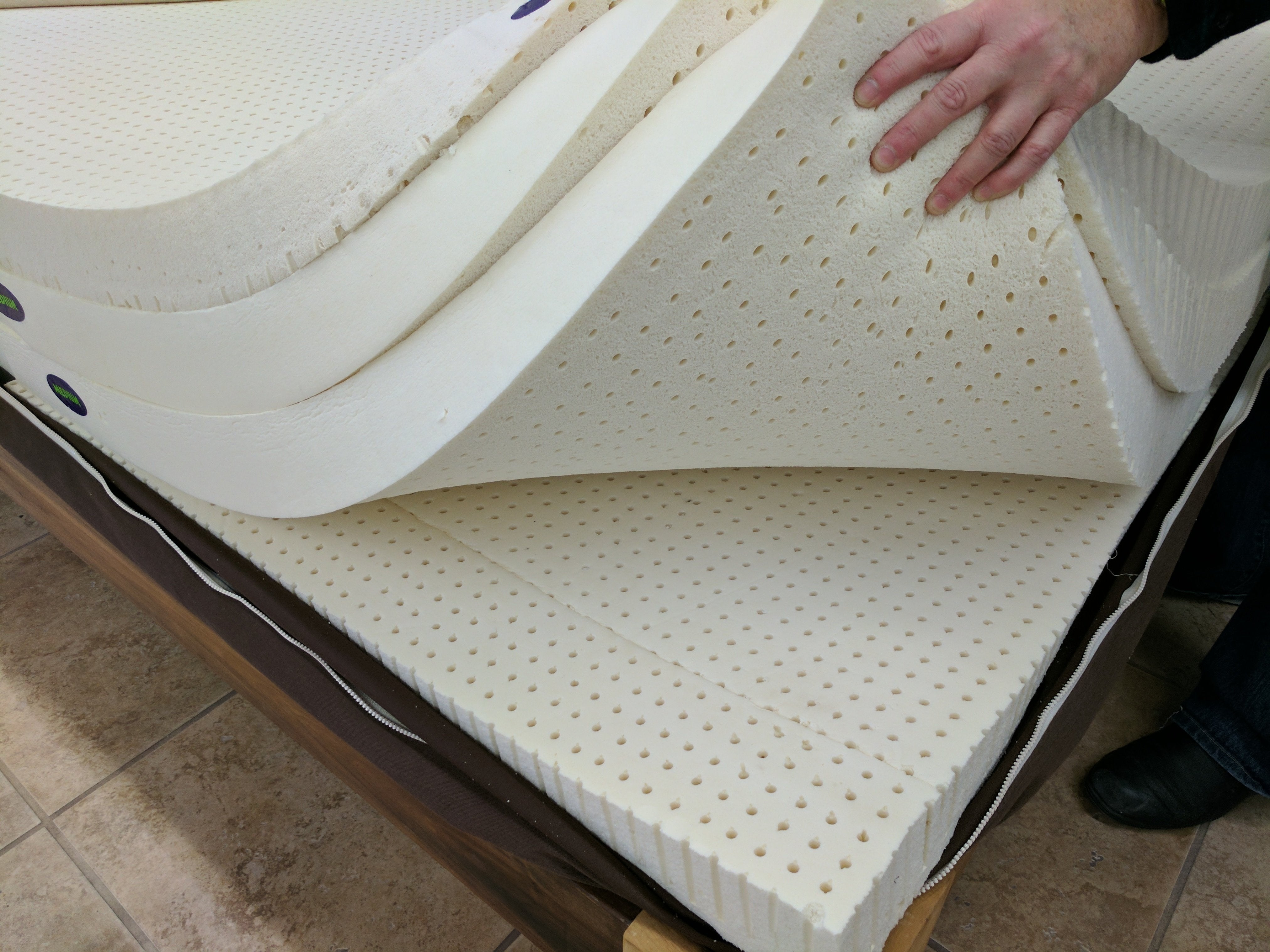 '- Organic Voyager 3-Layer Mattress layers can be easily moved around to make it firmer or softer on each side in Queen, King, and Cal-King sizes, providing you the ultimate in sleep-surface customization.